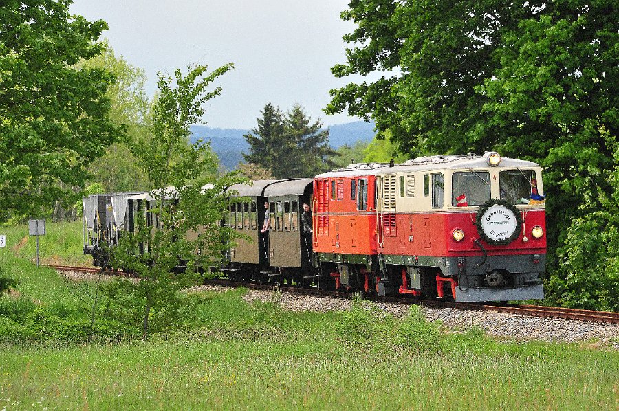 NÖVOG V5 und V12 Doppeltraktion 66